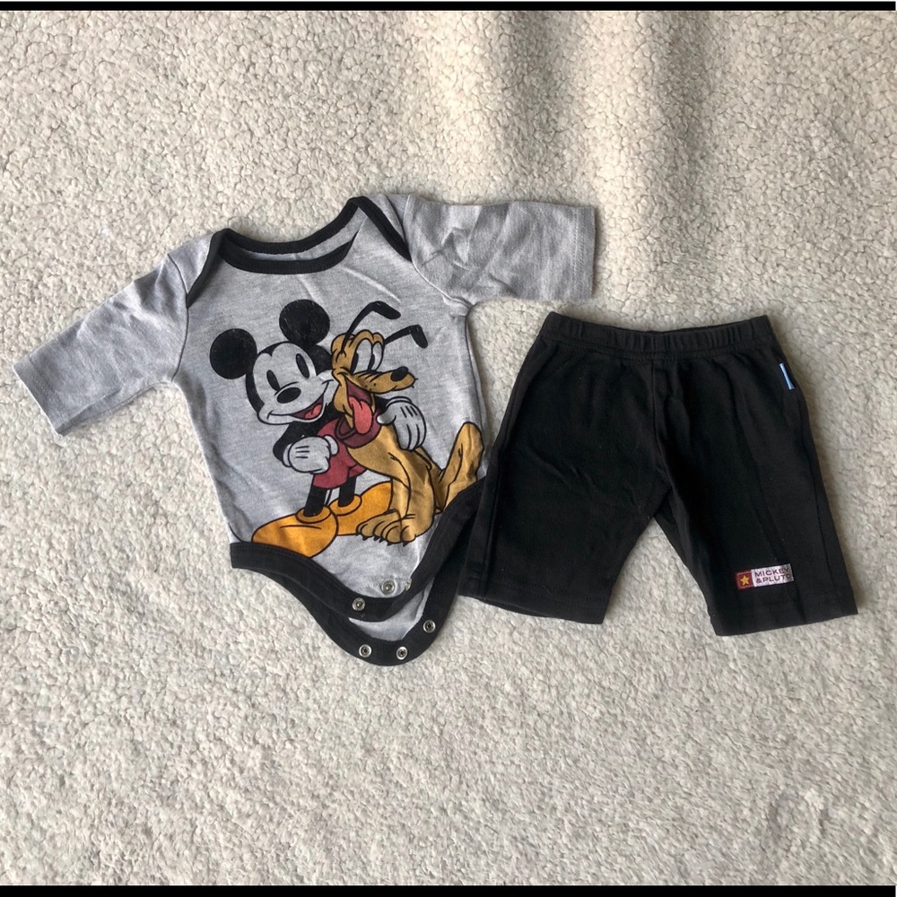 ⭐️4/$20⭐️ Mickey & Pluto Newborn Outfit